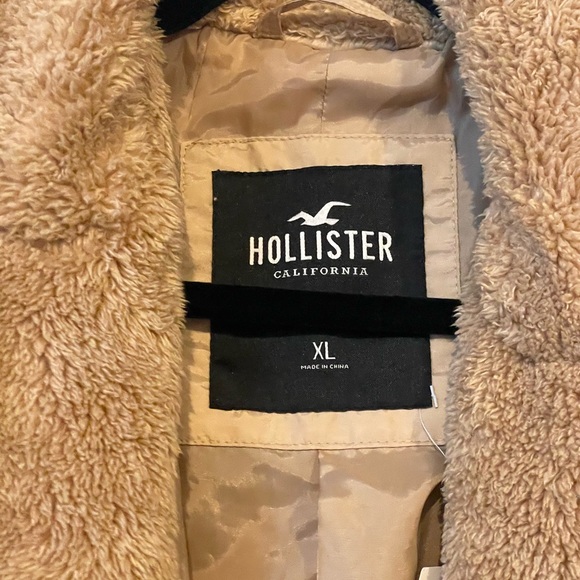 NEW WITH TAGS | Teddy coat - Picture 3 of 7